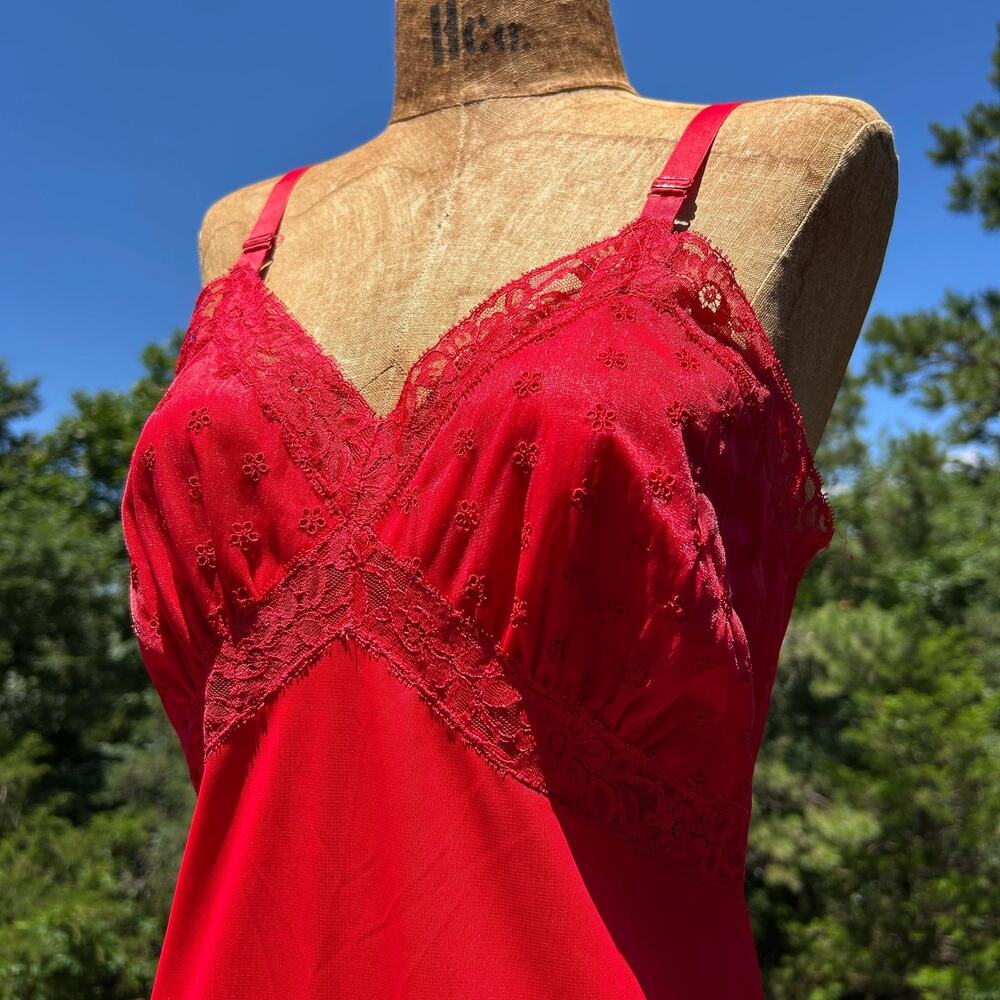 Vintage 50s Red Eyelet + Lace Sweetheart Rockabilly Pinup Midi Slip Dress S